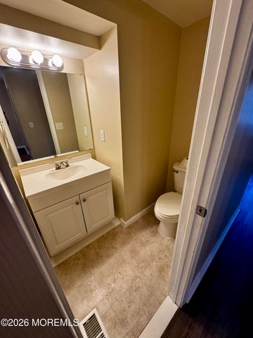 905 Arlington Drive, Toms River, NJ 08755