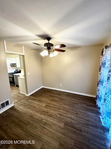 905 Arlington Drive, Toms River, NJ 08755