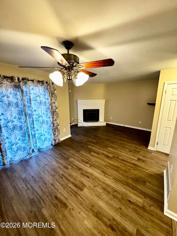 905 Arlington Drive, Toms River, NJ 08755