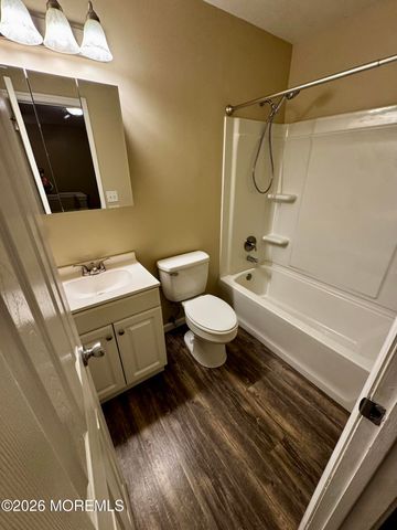 905 Arlington Drive, Toms River, NJ 08755