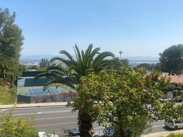 9562 Via Bernardo, Burbank, CA 91504