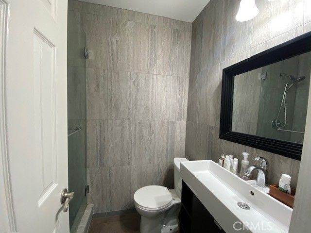 9562 Via Bernardo, Burbank, CA 91504