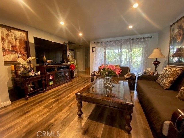 9562 Via Bernardo, Burbank, CA 91504