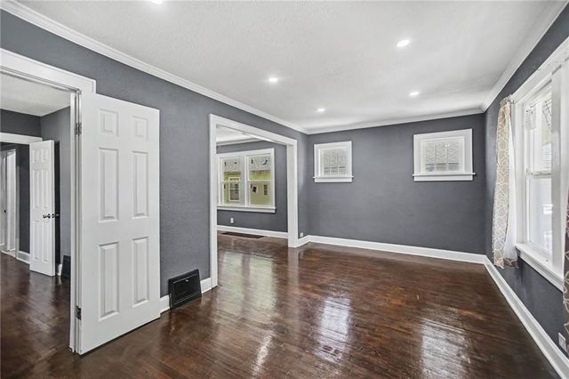 2240 Troupe Avenue, Kansas City, KS 66104