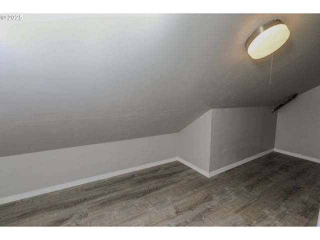 11 Nw MOUNTAIN VIEW Dr, Roseburg, OR 97471