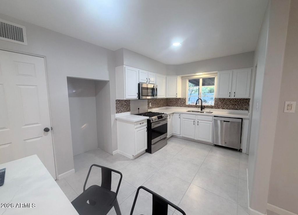 2332 E FLOWER Street, Phoenix, AZ 85016 — photo 3