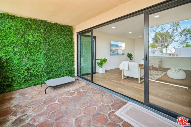 1010 Hammond Street 306, West Hollywood, CA 90069
