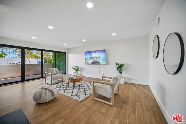 1010 Hammond Street 306, West Hollywood, CA 90069