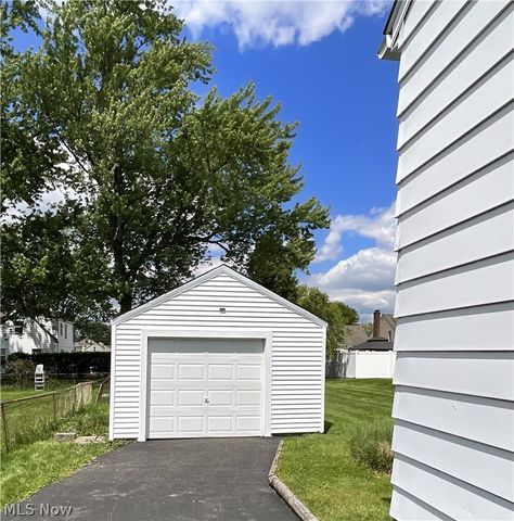 54 Melbourne Avenue, Boardman, OH 44512