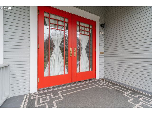 1020 Ne SUMNER St, Portland, OR 97211