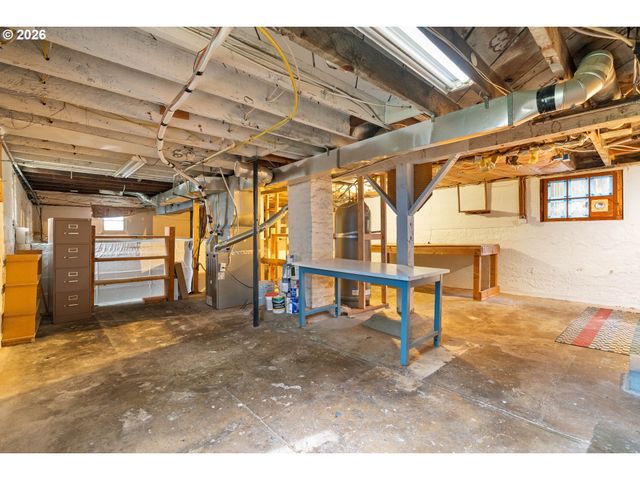 1020 Ne SUMNER St, Portland, OR 97211