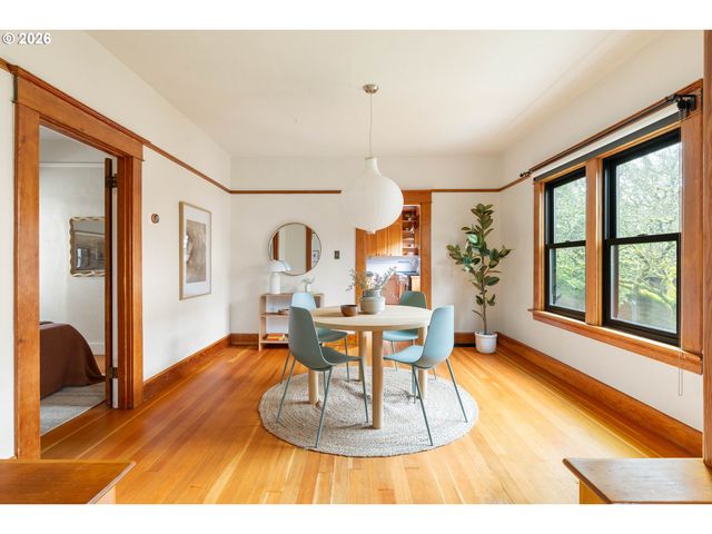 1020 Ne SUMNER St, Portland, OR 97211