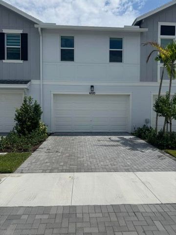 4320 Brookgreen Square, Westlake, FL 33470