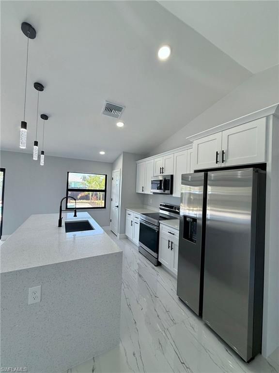 Image 11 of property listing at 2610 NW 10th TER, Cape Coral, FL 33993