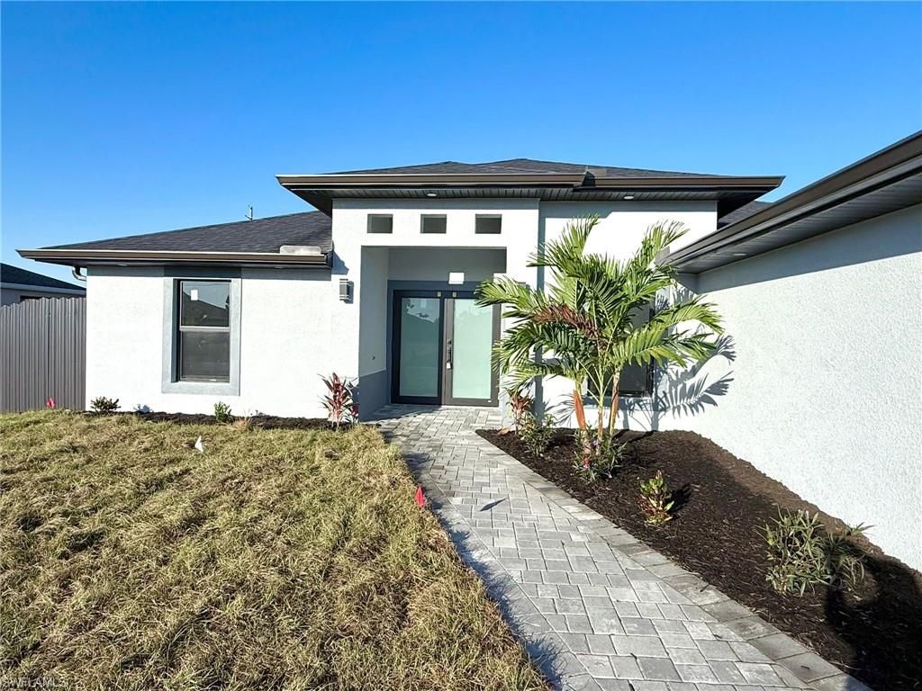 Image 2 of property listing at 2610 NW 10th TER, Cape Coral, FL 33993