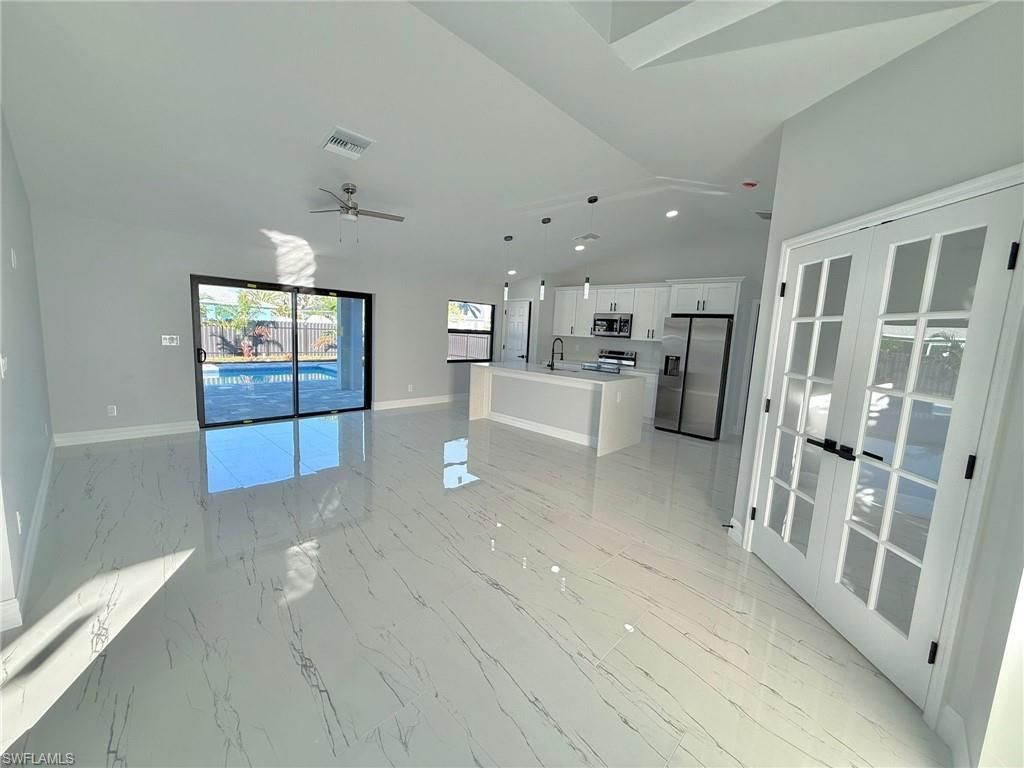 Image 4 of property listing at 2610 NW 10th TER, Cape Coral, FL 33993