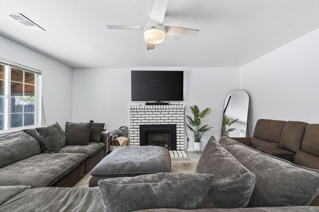 810 Cascade Avenue, Red Bluff, CA 96080