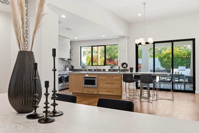 4601 N ROYAL VIEW Drive, Phoenix, AZ 85018