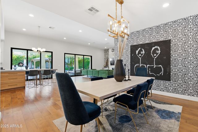 4601 N ROYAL VIEW Drive, Phoenix, AZ 85018