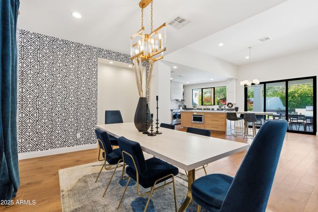 4601 N ROYAL VIEW Drive, Phoenix, AZ 85018