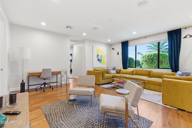 4601 N ROYAL VIEW Drive, Phoenix, AZ 85018