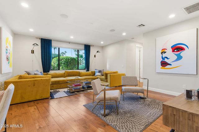 4601 N ROYAL VIEW Drive, Phoenix, AZ 85018