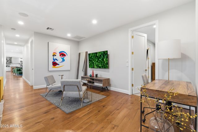 4601 N ROYAL VIEW Drive, Phoenix, AZ 85018