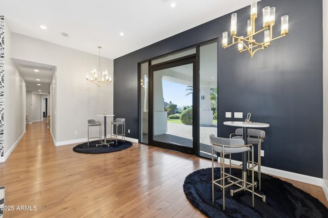 4601 N ROYAL VIEW Drive, Phoenix, AZ 85018