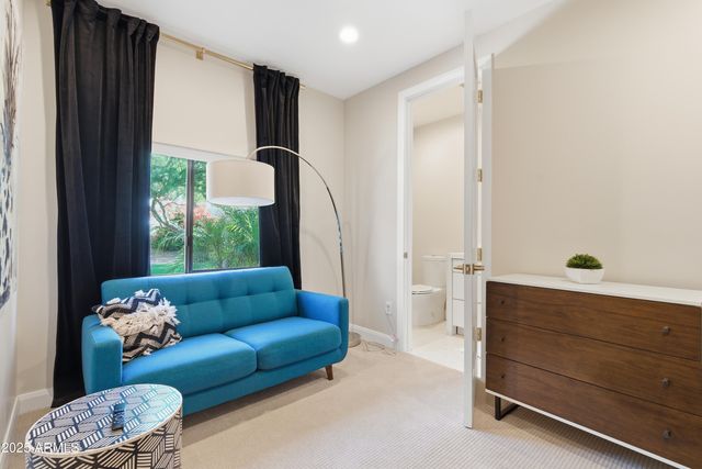 4601 N ROYAL VIEW Drive, Phoenix, AZ 85018