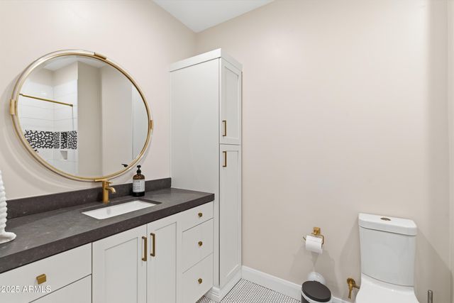 4601 N ROYAL VIEW Drive, Phoenix, AZ 85018