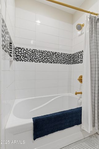 4601 N ROYAL VIEW Drive, Phoenix, AZ 85018