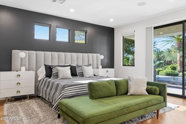 4601 N ROYAL VIEW Drive, Phoenix, AZ 85018