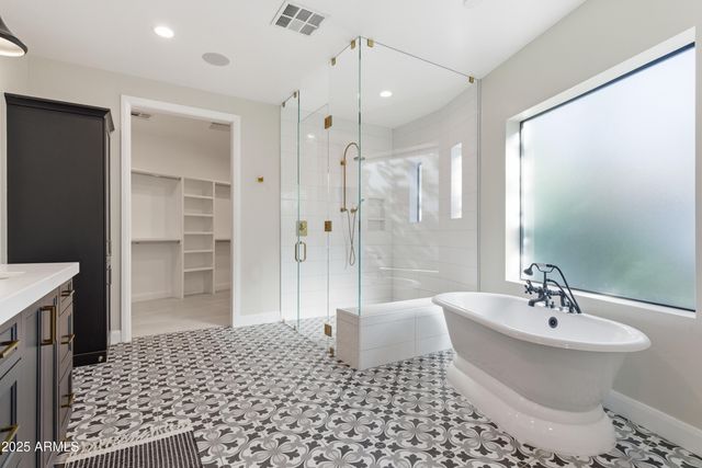 4601 N ROYAL VIEW Drive, Phoenix, AZ 85018