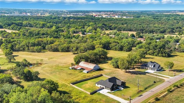 42829 Garretts Lake Road, Shawnee, OK 74804