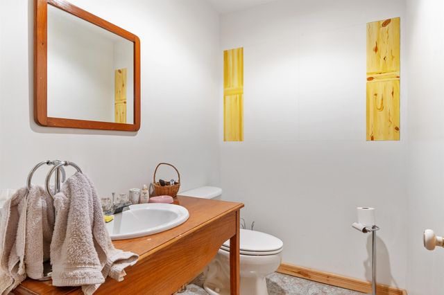 56 The Tarns Road, Pittsburg, NH 03592