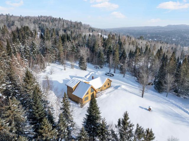 56 The Tarns Road, Pittsburg, NH 03592