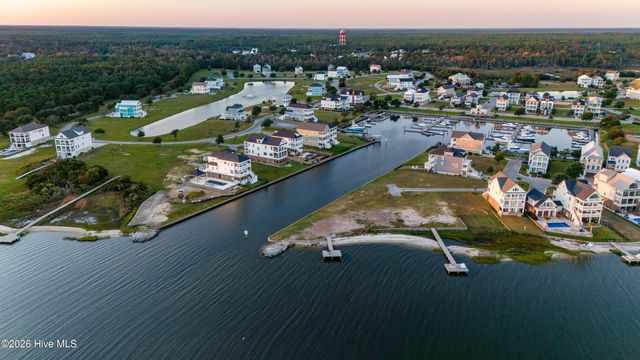 526 Cannonsgate Drive, Newport, NC 28570