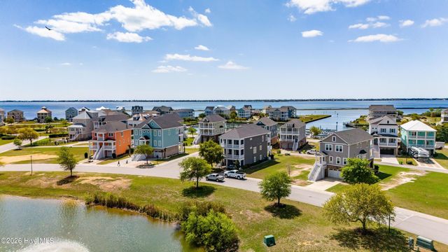 526 Cannonsgate Drive, Newport, NC 28570