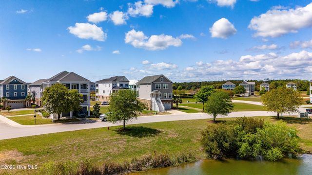 526 Cannonsgate Drive, Newport, NC 28570