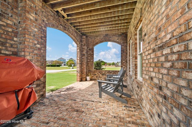 526 Cannonsgate Drive, Newport, NC 28570