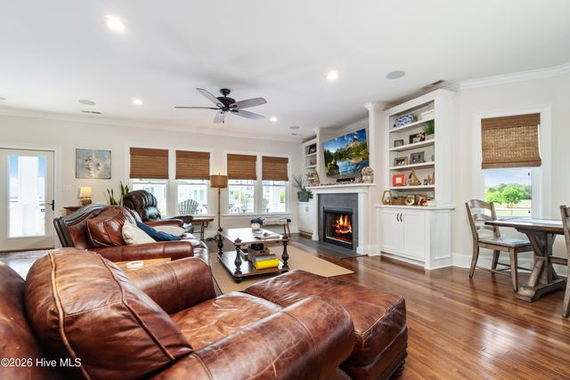 526 Cannonsgate Drive, Newport, NC 28570