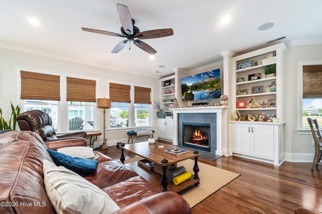 526 Cannonsgate Drive, Newport, NC 28570