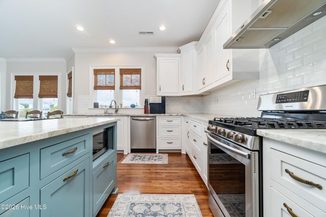 526 Cannonsgate Drive, Newport, NC 28570