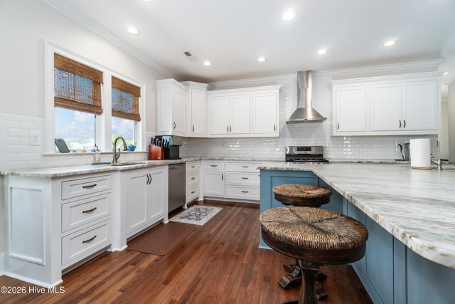 526 Cannonsgate Drive, Newport, NC 28570