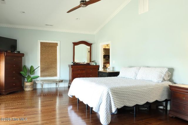 526 Cannonsgate Drive, Newport, NC 28570