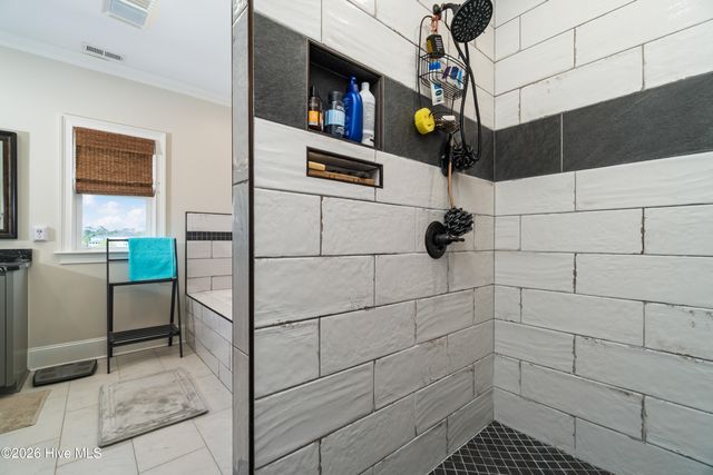 526 Cannonsgate Drive, Newport, NC 28570