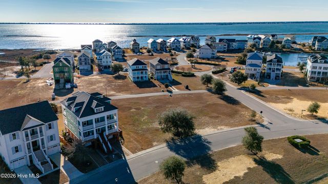526 Cannonsgate Drive, Newport, NC 28570