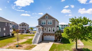 526 Cannonsgate Drive, Newport, NC 28570