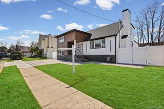 2292 Vassar Place, Merrick, NY 11566