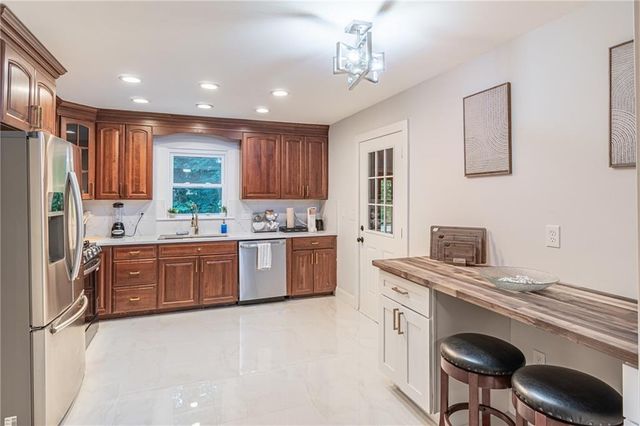 4160 W Cooper Lake Drive SE, Smyrna, GA 30082